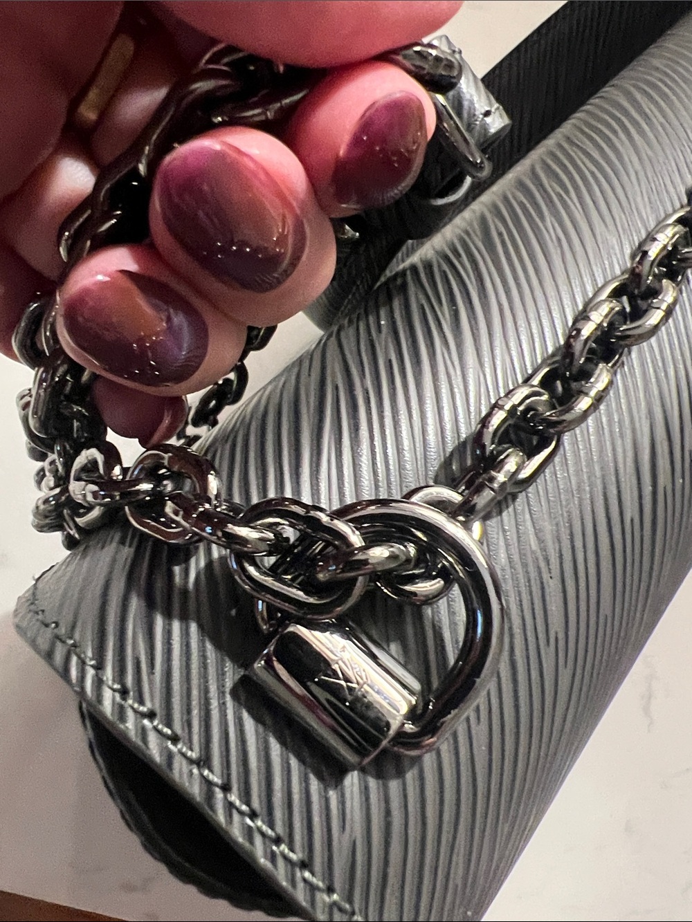 Louis Vuitton Black Epi Leather Shoulder Bag with Gunmetal Chain NWOT - Picture 3 of 11